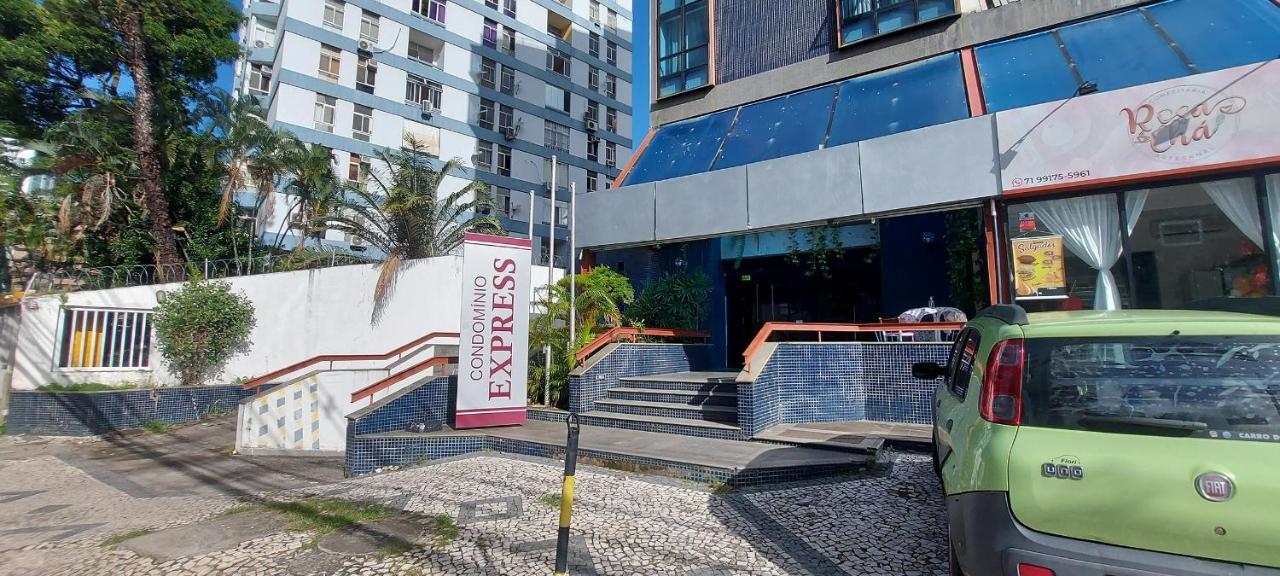 Car - Condominio Edificio Express Flat